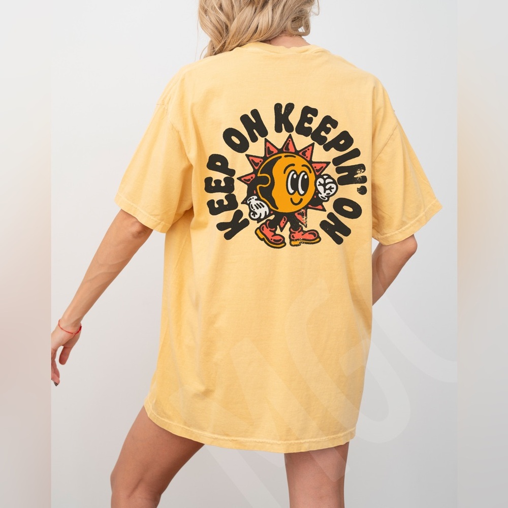Comfort Colors Keep on Keepin’ on Retro Sunshine Graphic Tee - Picture 5 of 12